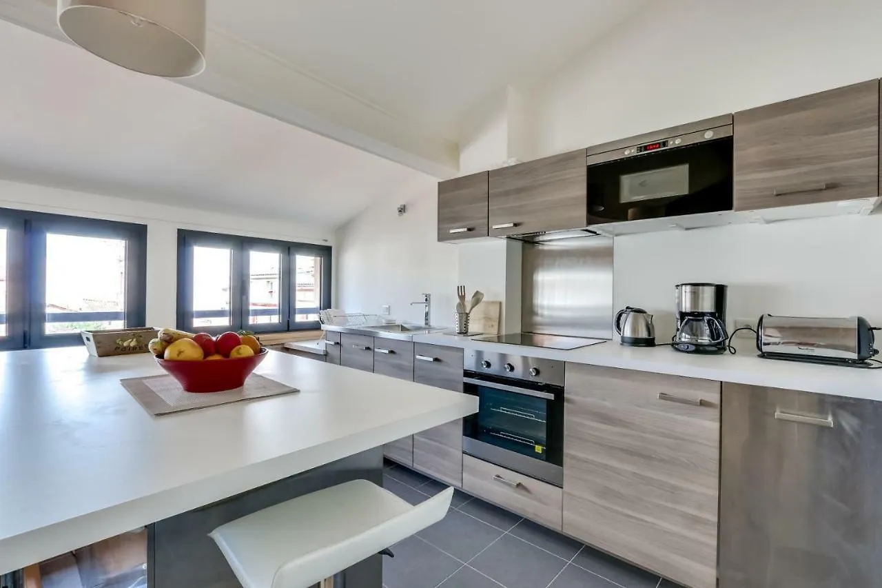 טולוז Appartements Casa Carlos Gardel 0*,  צרפת